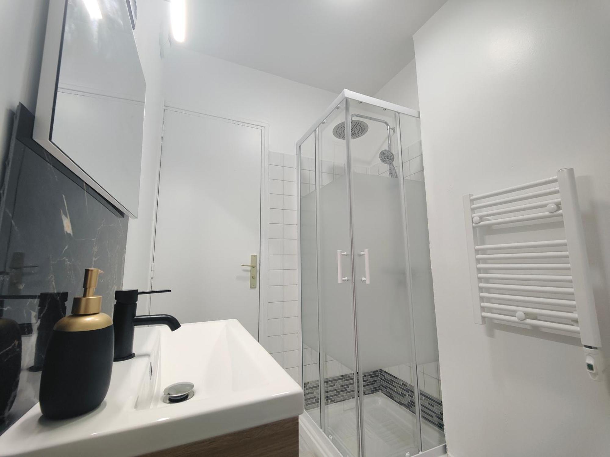Doris 1 Apartment Châteaudun Екстериор снимка